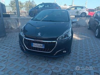 Usata Peugeot 208 Access 82 CV (60 kW) 2015 Grigio Utilitaria