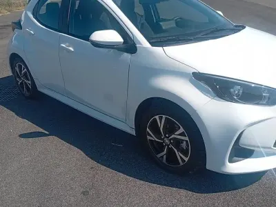 Nuova Toyota Yaris 101 CV (74 kW) 2025 Bianco Utilitaria