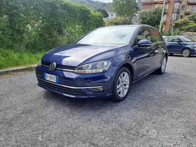 Usado VW Golf VII Executive 116 CV (85 kW) 2018 Azul Berlina