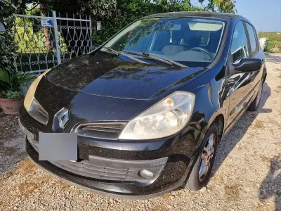 Usata Renault Clio II 75 CV (55 kW) 2006 Nero Berlina