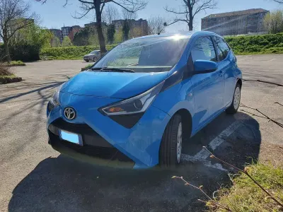 Usata Toyota Aygo X-play 72 CV (52 kW) 2019 Blu/azzurro Utilitaria
