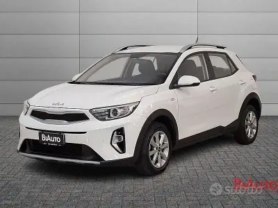 Usata Kia Stonic Urban 84 CV (61 kW) 2022 Bianco SUV