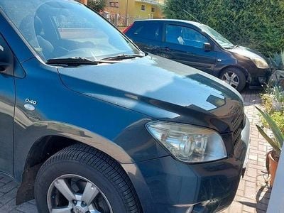 Grigio Usata 2006 Toyota RAV4 Berlina | 4950 € (Buon prezzo)