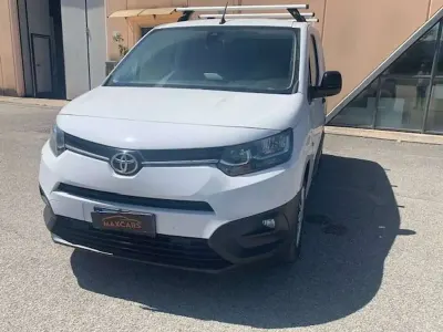 Usata Toyota Proace City City 131 CV (96 kW) 2023 Bianco Monovolume