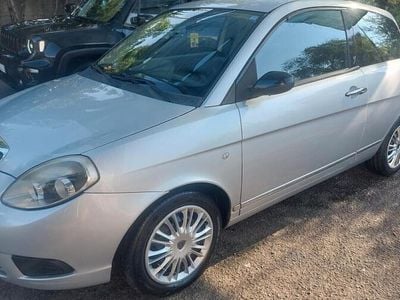 Usata Lancia Ypsilon 69 CV (50 kW) 2011 Grigio Utilitaria