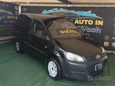 Usata VW Caddy 102 CV (75 kW) 2012 Nero Monovolume