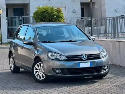 Usata VW Golf VI Comfortline 105 CV (77 kW) 2010 Grigio Utilitaria