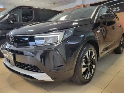 Usata Opel Grandland X Business Elegance 131 CV (96 kW) 2023 Nero SUV
