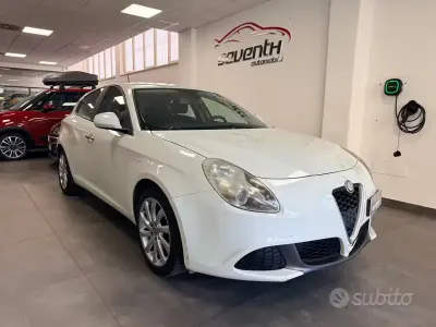 Usata Alfa Romeo Giulietta Progression 105 CV (77 kW) 2011 Bianco Utilitaria