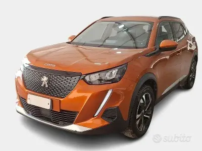 Używany Peugeot 2008 Allure 130 KM (95 kW) 2021 Pomarańczowy SUV