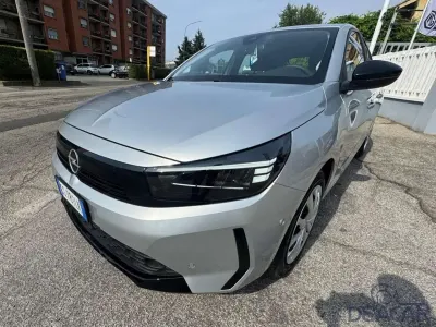 Usata Opel Corsa Elegance 75 CV (55 kW) 2023 Argento Utilitaria