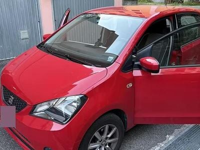 Usado Seat Mii Chic 60 CV (44 kW) 2017 Rojo Utilitario