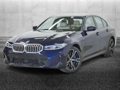 Usata BMW 330e M Sport 292 CV (214 kW) 2025 Blu/azzurro Berlina
