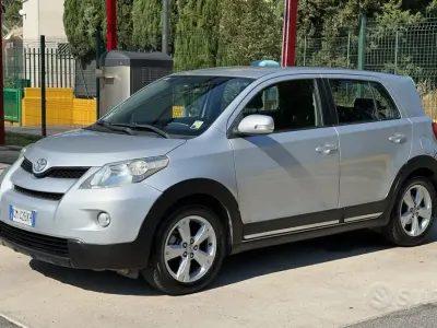 Usata Toyota Urban Cruiser Luxury 100 CV (73 kW) 2010 Grigio Utilitaria