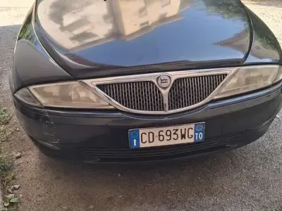 Usata Lancia Ypsilon 80 CV (58 kW) 2002 Utilitaria