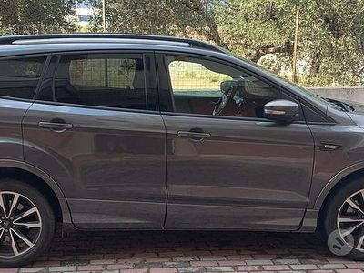 Usata Ford Kuga ST-Line 120 CV (88 kW) 2018 Grigio SUV