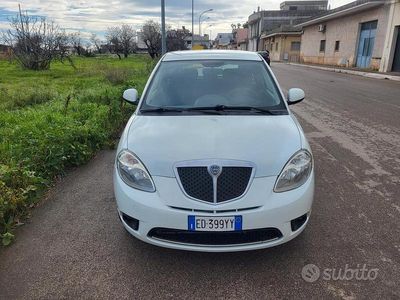Usata Lancia Ypsilon 75 CV (55 kW) 2010 Bianco Utilitaria