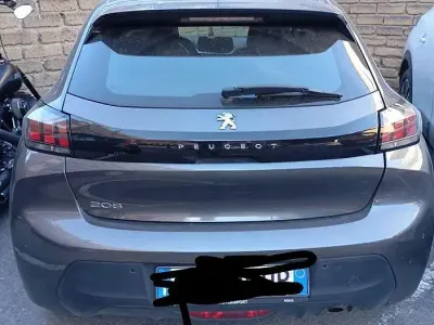 Usata Peugeot 208 75 CV (55 kW) 2023 Grigio Utilitaria