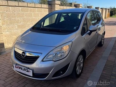 Usata Opel Meriva 95 CV (69 kW) 2011 Grigio Monovolume