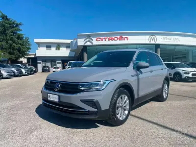 Usata VW Tiguan Life 150 CV (110 kW) 2021 Grigio SUV