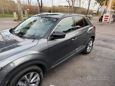 Usata VW T-Roc 115 CV (84 kW) 2022 Grigio SUV