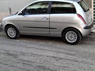 Usata Lancia Ypsilon 75 CV (55 kW) 2005 Grigio Utilitaria