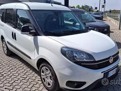 Usata Fiat Doblò Lounge 105 CV (77 kW) 2021 Bianco Monovolume