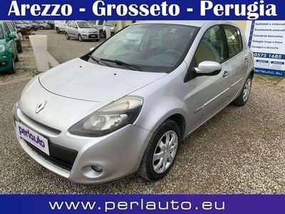 Usata Renault Clio II Dynamique 75 CV (55 kW) 2010 Argento Berlina