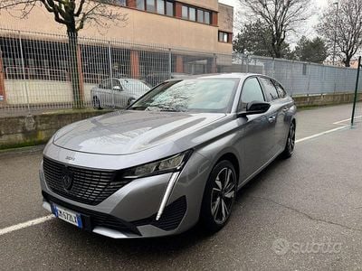 Usata Peugeot 308 Allure 131 CV (96 kW) 2023 Grigio metallizzato Station wagon