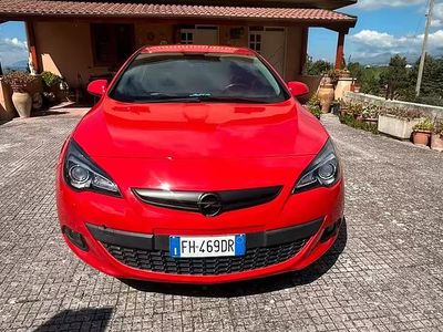 Usata Opel Astra GTC 136 CV (100 kW) 2017 Rosso Berlina