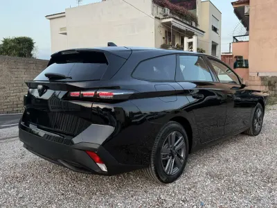 Usata Peugeot 308 SW 131 CV (96 kW) 2024 Nero Station wagon