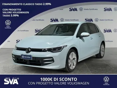 Nuova VW Golf VIII 150 CV (110 kW) 2025 Crystal ice blue metallizzato Berlina