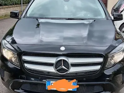 Usata Mercedes GLA200 Business 136 CV (100 kW) 2014 Nero SUV