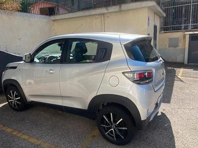 Mahindra KUV100