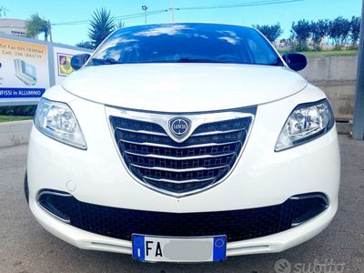 Usata Lancia Ypsilon 69 CV (50 kW) 2015 Bianco Utilitaria