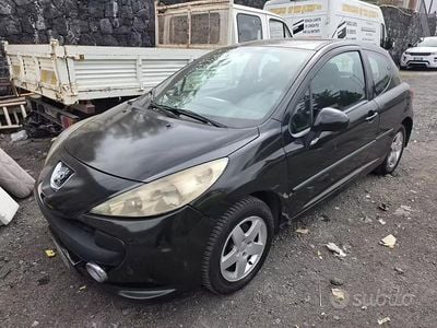 Usata Peugeot 207 110 CV (80 kW) 2006 Nero Utilitaria
