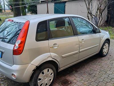 Usata Ford Fiesta 2007 Grigio Utilitaria