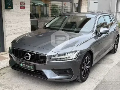 Usata Volvo V60 Business Edition 150 CV (110 kW) 2019 Grigio Station wagon