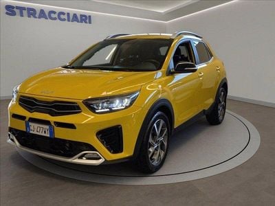 Begagnad Kia Stonic GT-Line 120 HK (88 kW) 2022 Gul SUV