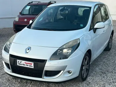 Usata Renault Scénic III Dynamique 130 CV (95 kW) 2011 Bianco Monovolume