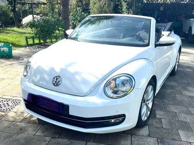 usata VW Maggiolino Cabrio 1.6 tdi Design 105cv dsg