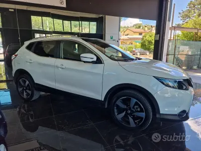 Usata Nissan Qashqai Tekna 110 CV (80 kW) 2015 Bianco SUV