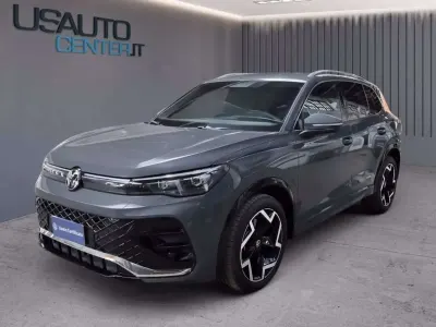 Usata VW Tiguan R-line 150 CV (110 kW) 2024 Dolphin grey metallizzato SUV