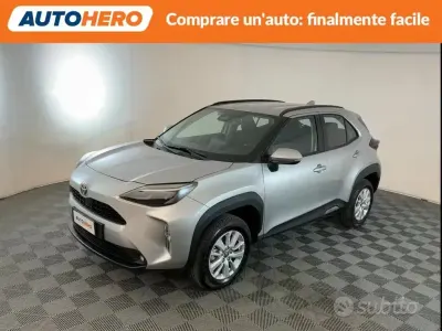 Usata Toyota Yaris Cross 92 CV (67 kW) 2025 Grigio SUV