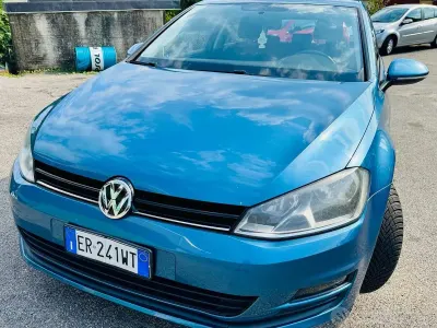 Usata VW Golf VII Highline 105 CV (77 kW) 2013 Blu Berlina