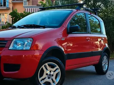 Usata Fiat Panda 4x4 69 CV (50 kW) 2006 Rosso Utilitaria