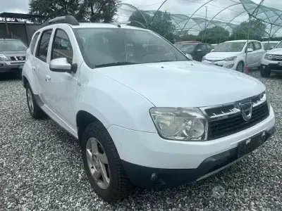 Usata Dacia Duster Lauréate 110 CV (80 kW) 2012 Bianco SUV