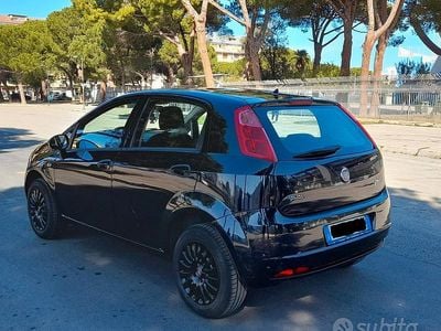 Nero Usata 2009 Fiat Grande Punto Utilitaria | 2900 € (Buon prezzo)
