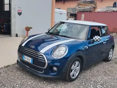 Usata Mini Cooper D 116 CV (85 kW) 2014 Bluazzurro Utilitaria