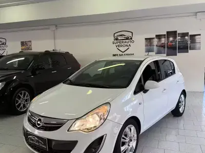 Usata Opel Corsa Sport 86 CV (63 kW) 2012 Bianco Utilitaria